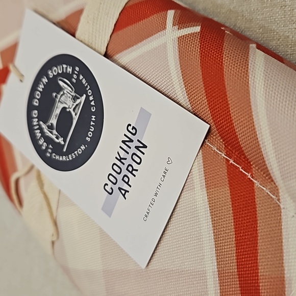 Sewing Down South - Cooking Apron in Perfectly Plaid - Brand New - Picture 4 of 7